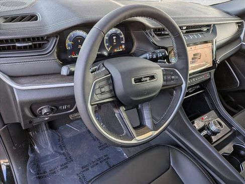 New 2026 Jeep Grand Cherokee Limited image 3