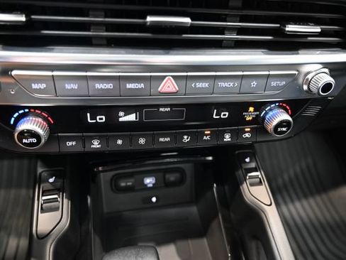 Used 2022 Kia Telluride S AWD/4WD image 17