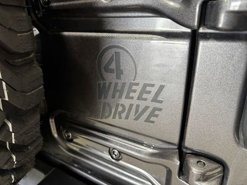 Used 2025 Jeep Wrangler Unlimited Sport AWD/4WD image 32