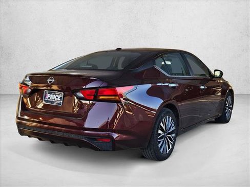 Used 2025 Nissan Altima 2.5 SV image 5