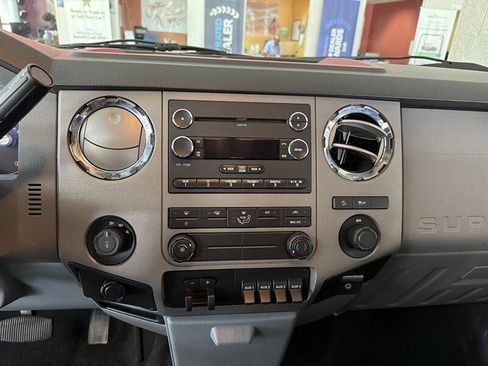 Used 2012 Ford F250 XLT w/ XLT Premium Pkg AWD/4WD image 14
