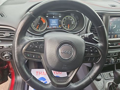 Used 2019 Jeep Cherokee Trailhawk image 20