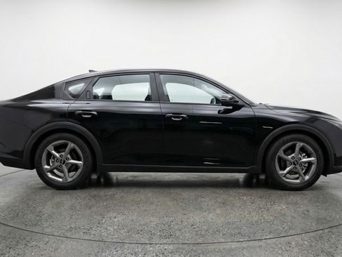 Used 2025 Kia K4 LXS image 11