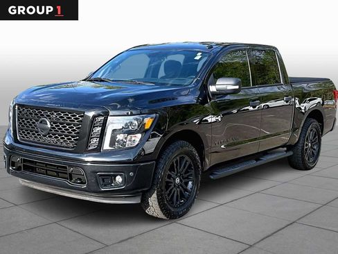 Used 2019 Nissan Titan SV w/ SV Convenience Package image 1