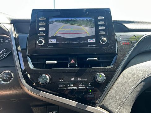 Used 2021 Toyota Camry SE w/ Cold Weather Package AWD/4WD image 17
