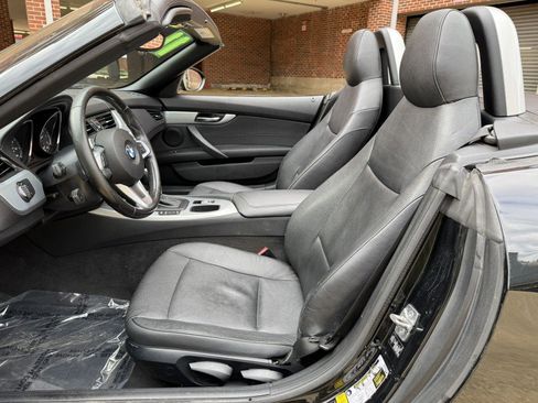 Used 2011 BMW Z4 sDrive30i image 13
