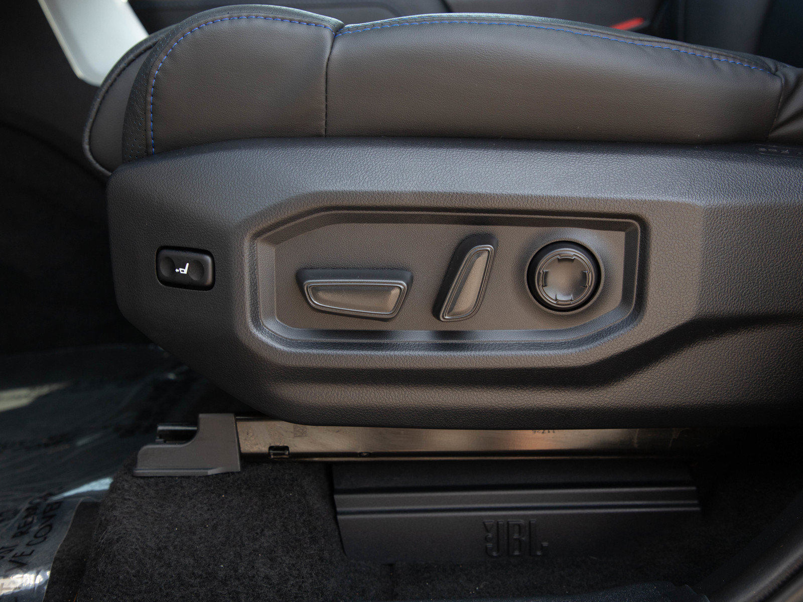Used 2025 Toyota Tundra Platinum AWD/4WD image 27