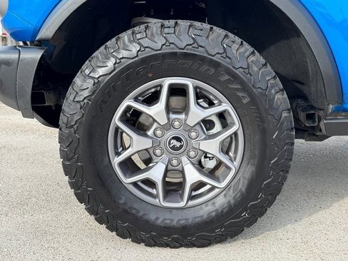 Used 2025 Ford Bronco Badlands image 11