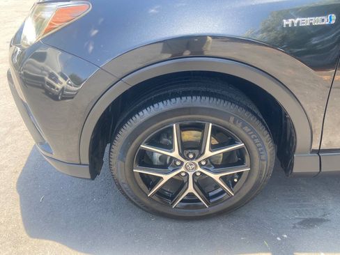 Used 2017 Toyota RAV4 SE AWD/4WD image 22