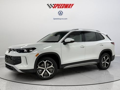 New 2026 Volkswagen Tiguan SE image 3