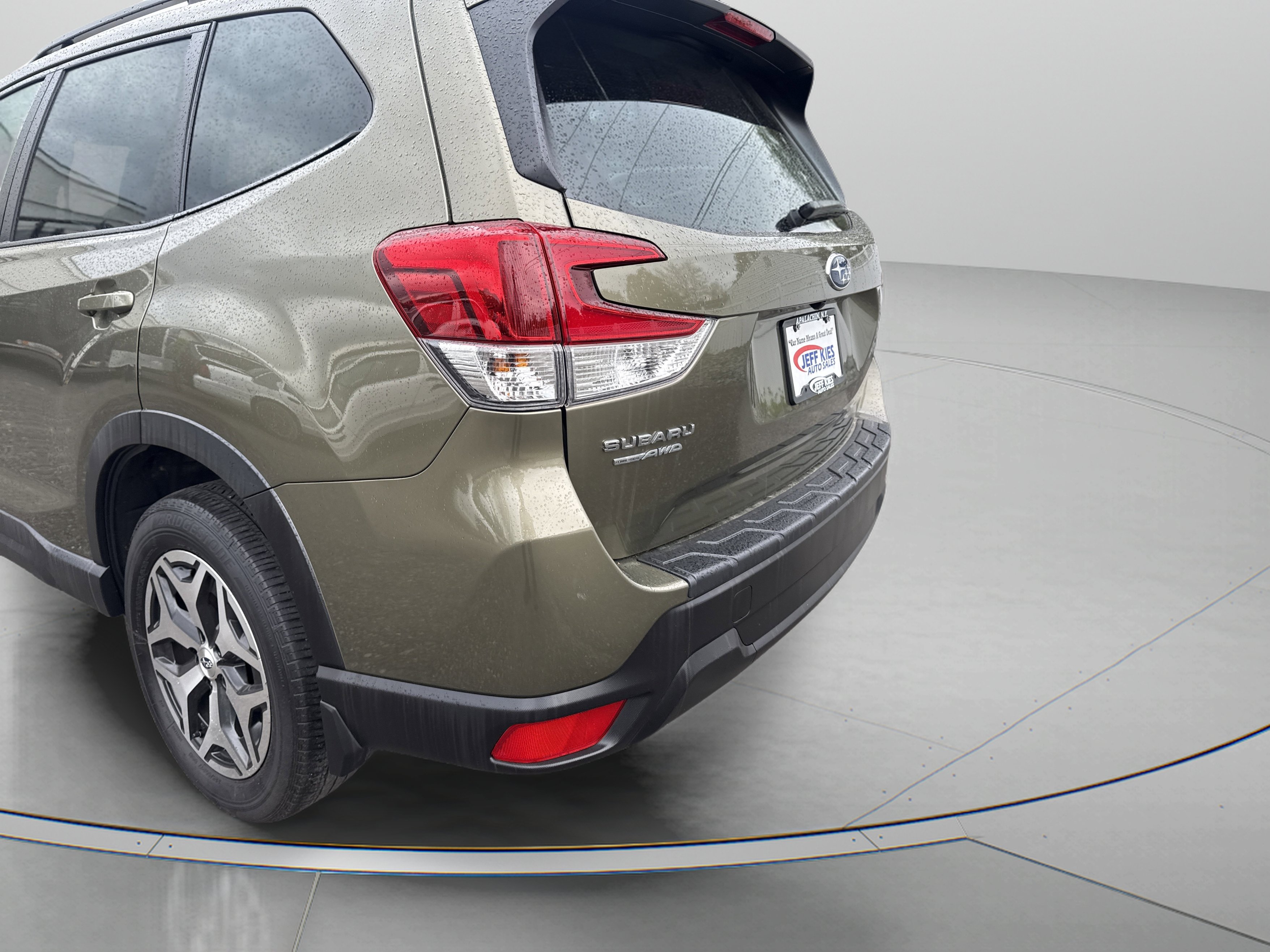 Used 2023 Subaru Forester Premium AWD/4WD image 7