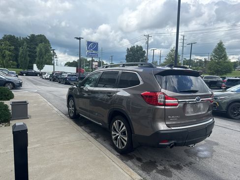 Used 2021 Subaru Ascent Limited w/ Popular Package #2 AWD/4WD image 5
