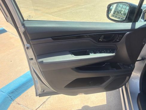 Used 2023 Honda Odyssey Elite image 16