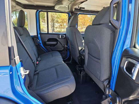 Used 2024 Jeep Wrangler Sport image 13