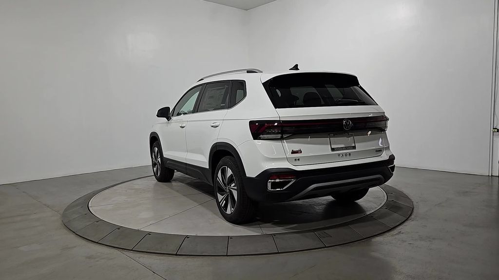 New 2026 Volkswagen Taos SE AWD/4WD image 3
