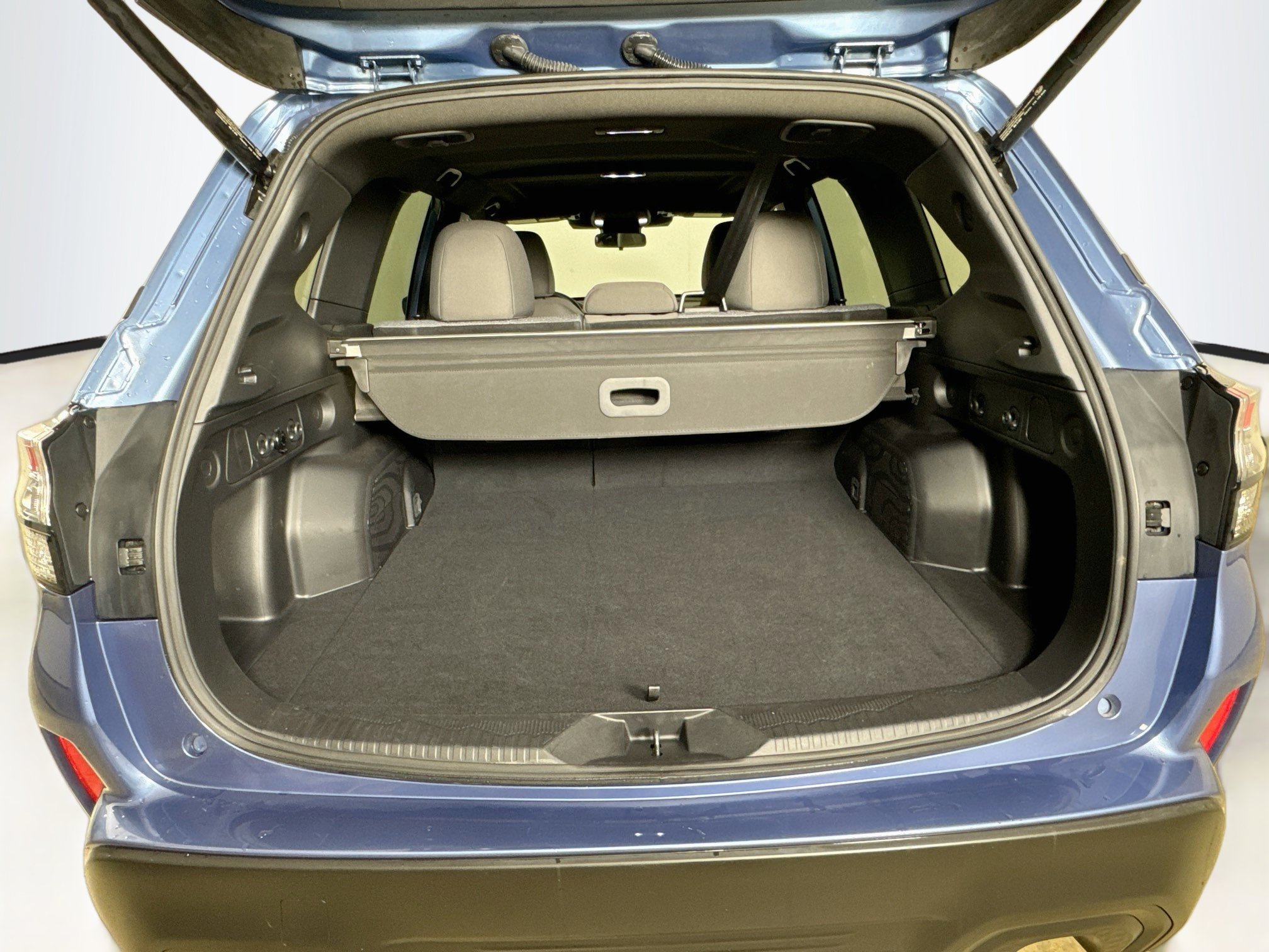 Certified 2025 Subaru Forester Premium AWD/4WD image 24