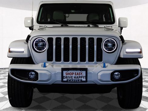 Used 2022 Jeep Wrangler Unlimited Sahara AWD/4WD image 8