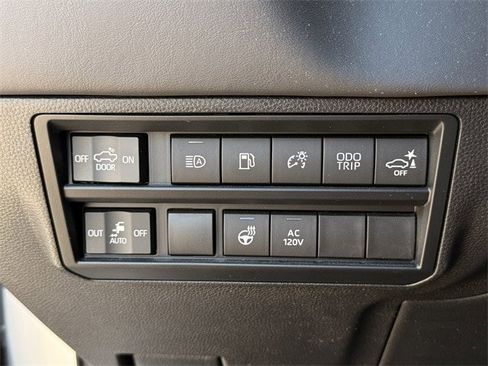 Used 2024 Toyota Tundra Platinum image 23