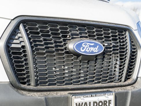 New 2026 Ford Transit 250 148 Medium Roof image 31