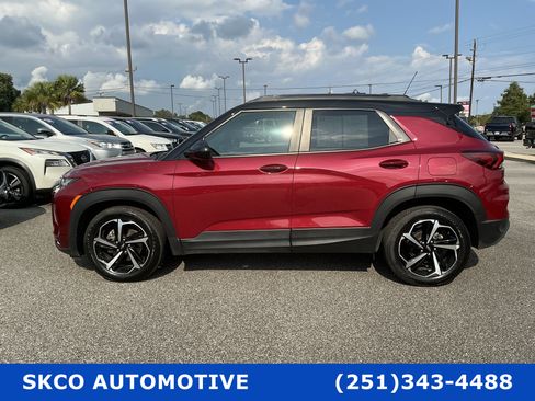 Used 2021 Chevrolet TrailBlazer RS w/ Convenience Package FWD image 2