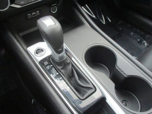 Used 2025 Nissan Altima 2.5 SV image 22