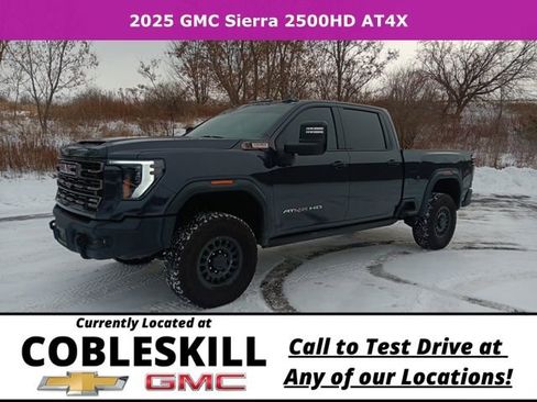 Used 2025 GMC Sierra 2500 AT4X w/ AT4X AEV Edition image 10