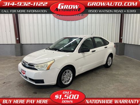 Used 2010 Ford Focus SE image 1