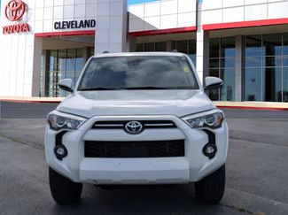 Used 2024 Toyota 4Runner SR5 Premium w/ Moonroof Package AWD/4WD video 3