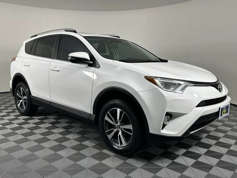 Used 2016 Toyota RAV4 XLE AWD/4WD image 14