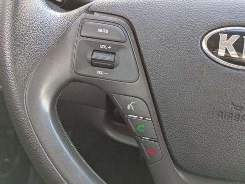 Used 2017 Kia Forte LX image 21