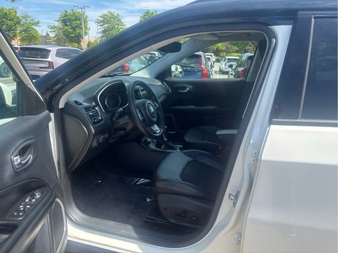 Used 2019 Jeep Compass Latitude AWD/4WD image 10