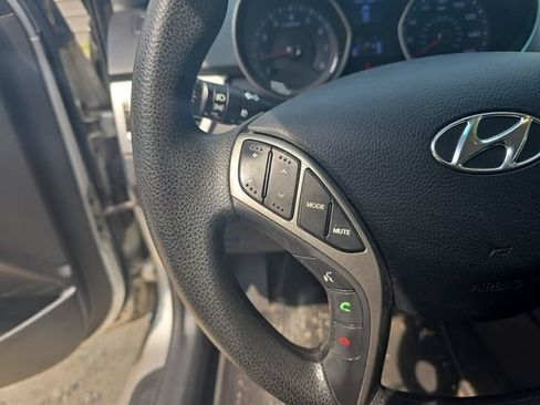 Used 2013 Hyundai Elantra GT FWD image 13