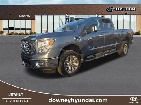 Used 2019 Nissan Titan SV w/ SV Convenience Package AWD/4WD image 1