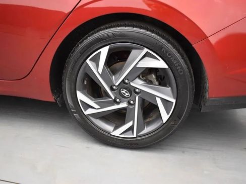 Used 2024 Hyundai Elantra Limited image 36