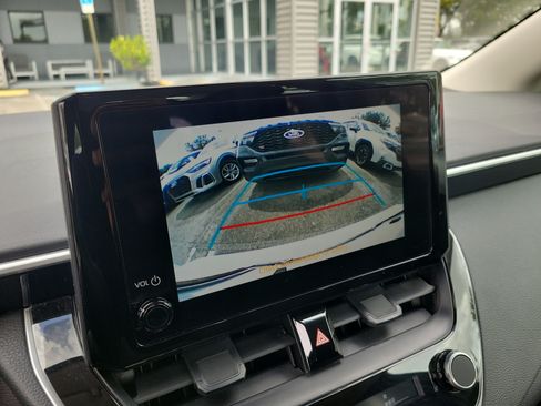 Used 2025 Toyota Corolla LE FWD image 21