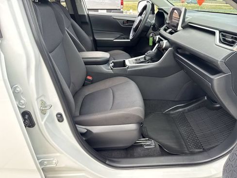 Used 2025 Toyota RAV4 LE AWD/4WD image 15