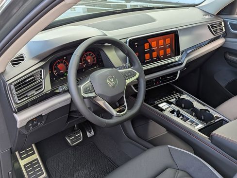 New 2026 Volkswagen Atlas Peak Edition image 12