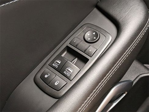 Certified 2022 Dodge Challenger R/T w/ Plus Package image 18