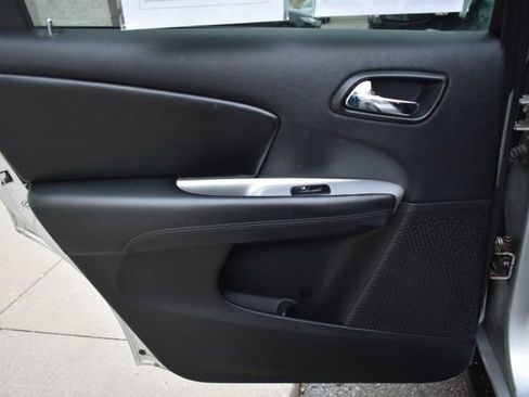 Used 2012 Dodge Journey SXT image 28