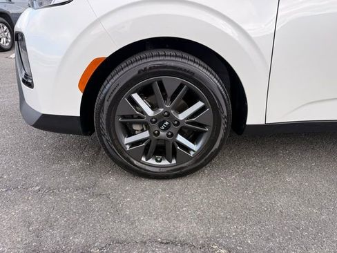 Used 2021 Kia Soul EX image 9