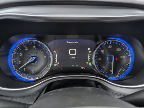 New 2026 Chrysler Pacifica Limited image 32