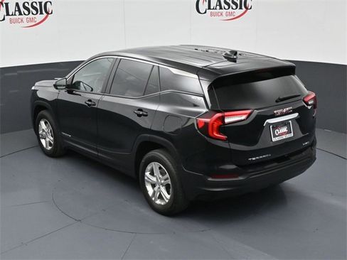 Used 2024 GMC Terrain SLE image 16