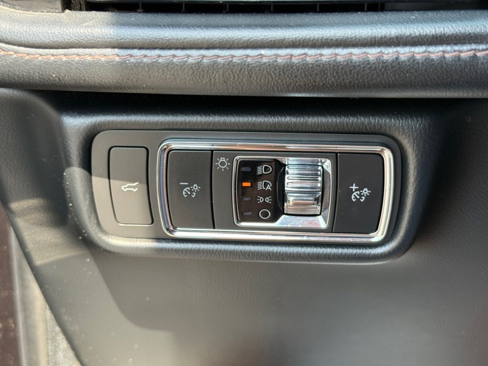 Used 2022 Lincoln Aviator AWD w/ Premium Package image 38