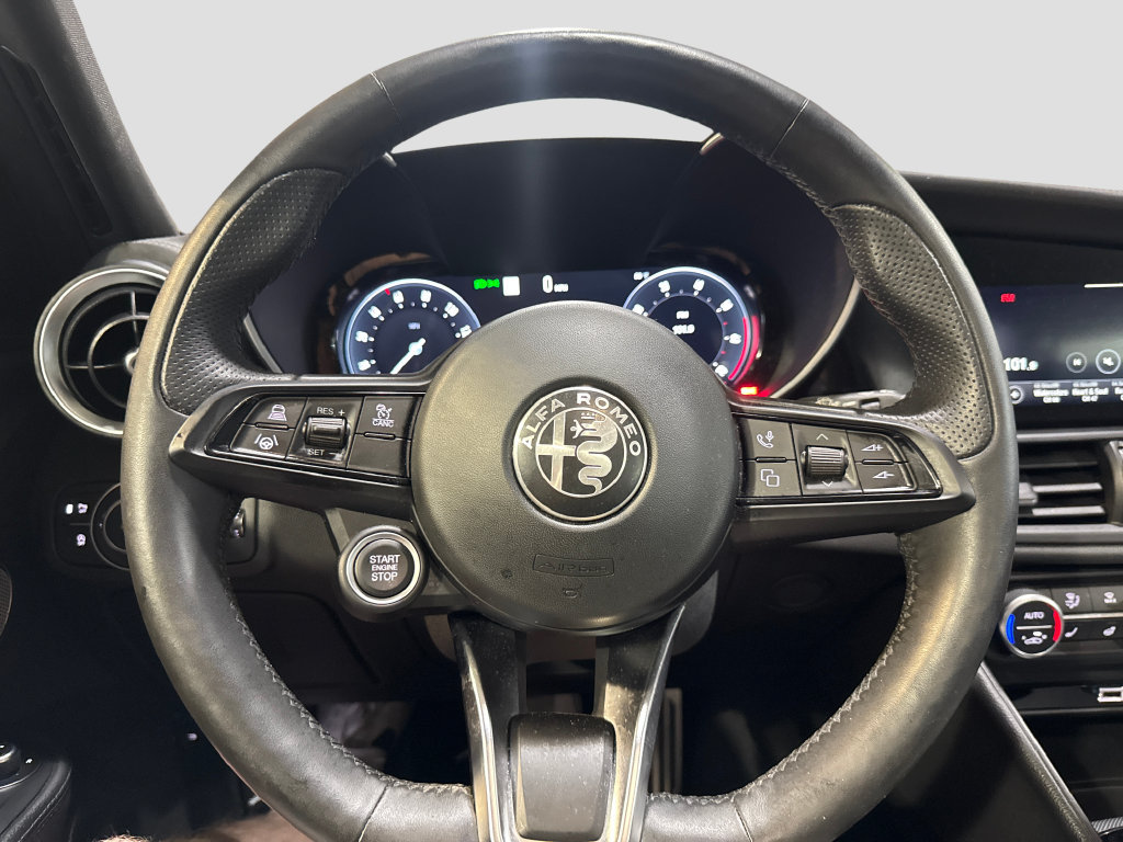 Used 2024 Alfa Romeo Giulia Ti RWD image 17