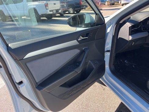 New 2026 Volkswagen Jetta SE image 5