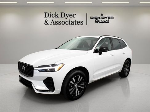 Certified 2025 Volvo XC60 B5 Core w/ Protection Package Premier image 3