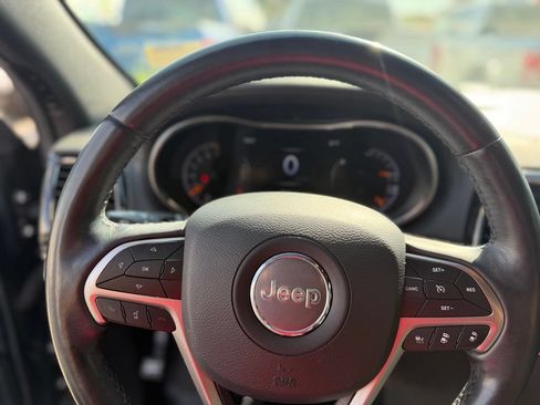 Used 2019 Jeep Grand Cherokee High Altitude AWD/4WD image 18