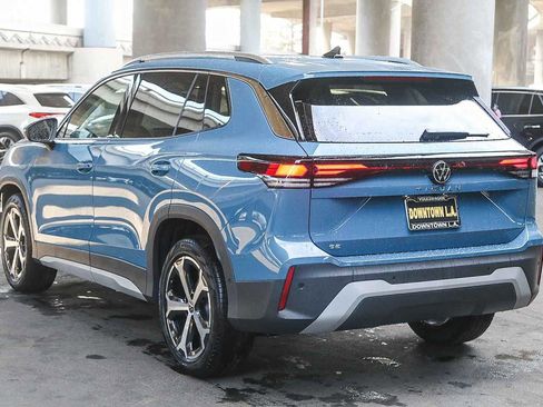 New 2025 Volkswagen Tiguan SE image 8