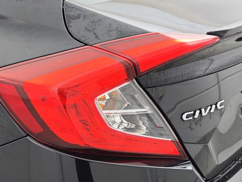 Used 2017 Honda Civic Touring image 34