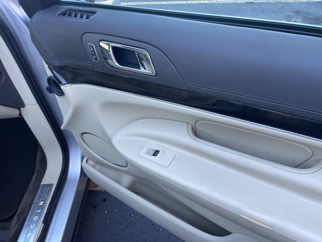 Used 2019 Lincoln MKT AWD image 45